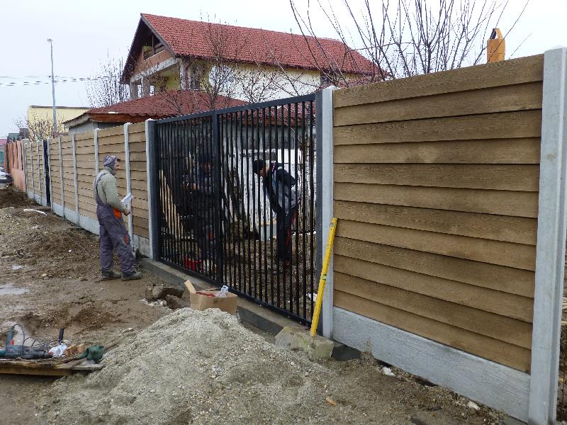 Gard Ieftin Cărămidă + Porți Metalice