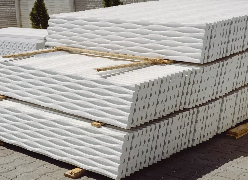 Gard din beton sau gard din cărămidă – ce e mai eficient pe termen lung