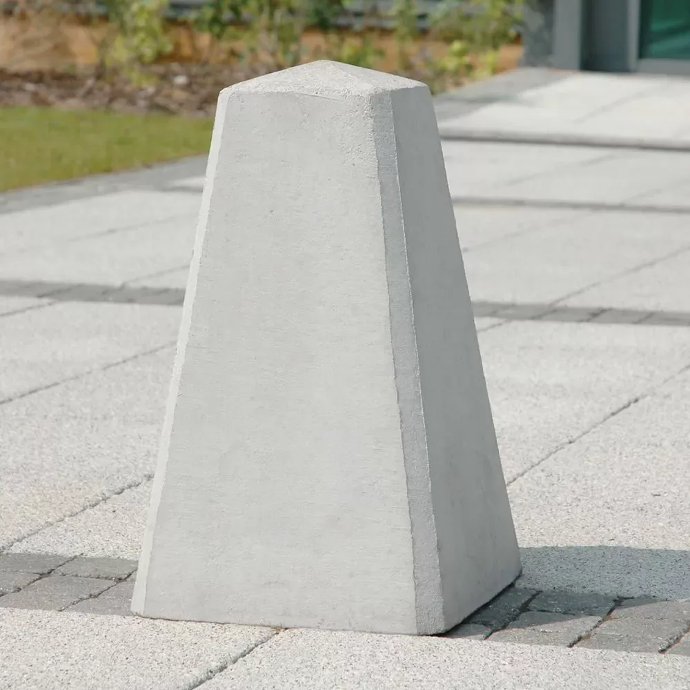 Bănci și ghivece din beton — 7